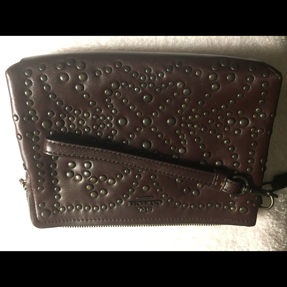 Coach - Picture 3 of 6